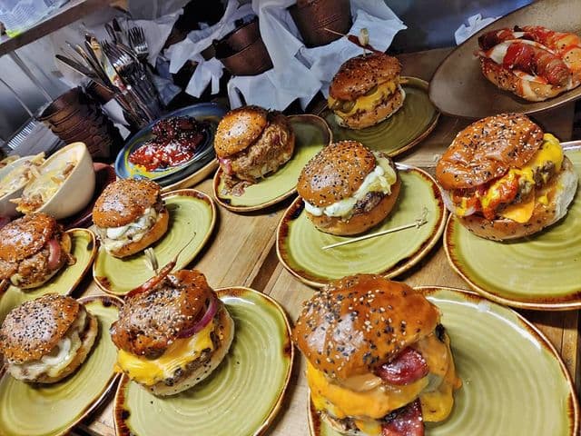 The Gourmet Hut - Halal restaurant