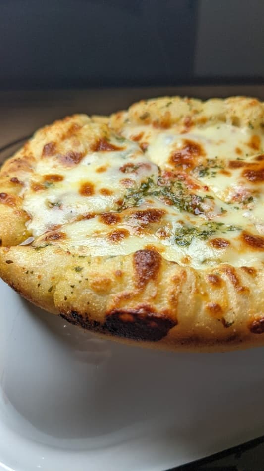 Pizzology – Pizza & Burger Takeaway - Halal restaurant