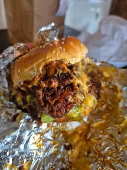 Bun ‘N’ Wings - Recommended Halal restaurant