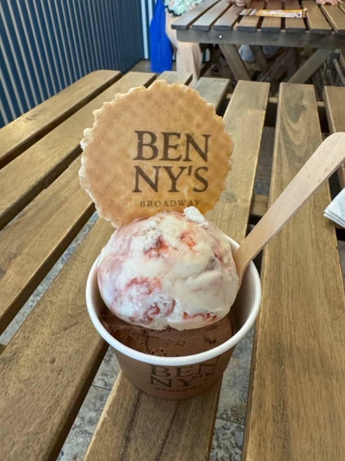 Bennys Broadway Hackney - Halal restaurant