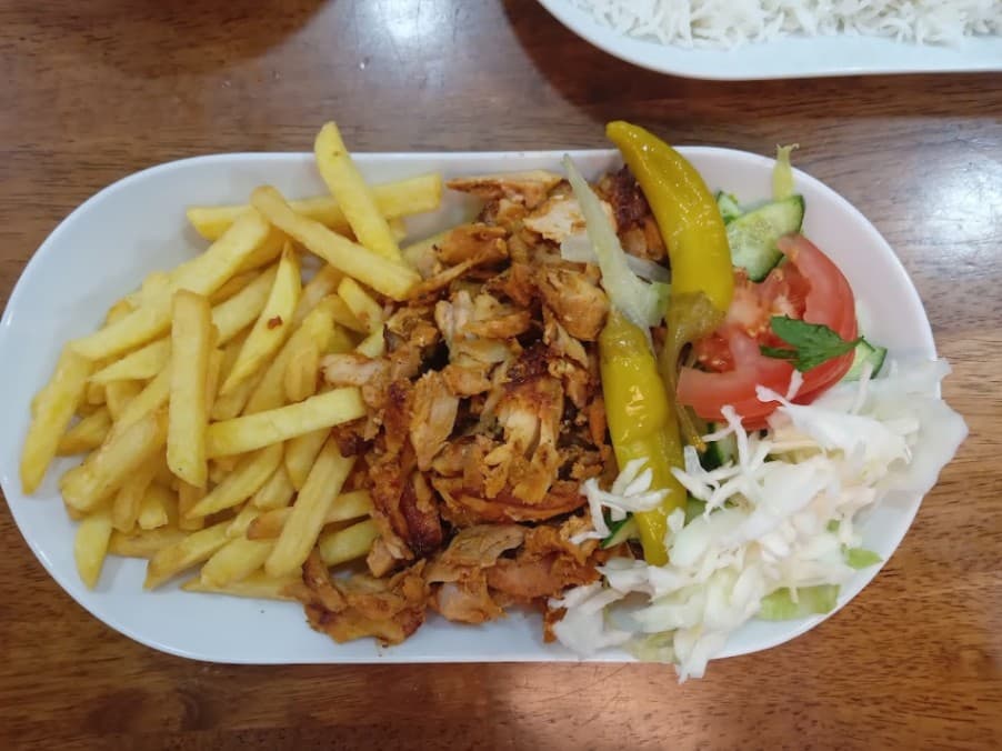 Friends Restaurant Oldham - Halal restaurant