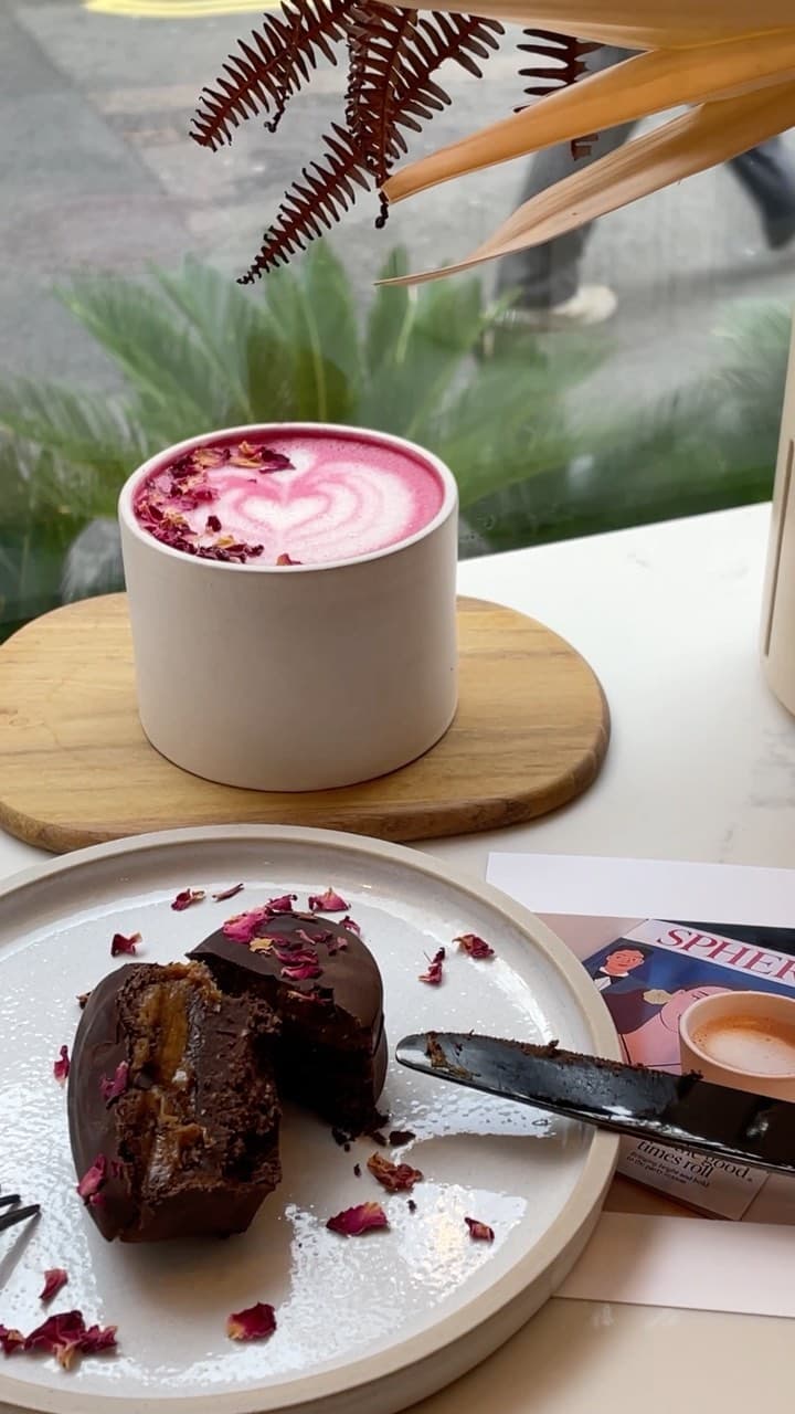 Lali Mayfair photo 2