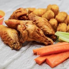 Atomic Wings Broadway photo 4