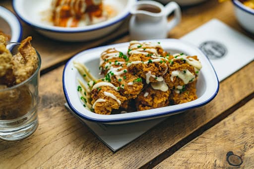 Randy's Wing Bar Tower Hill photo 2