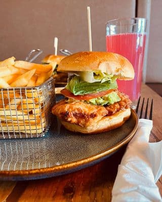 Lowza Dun Laoghaire photo 4